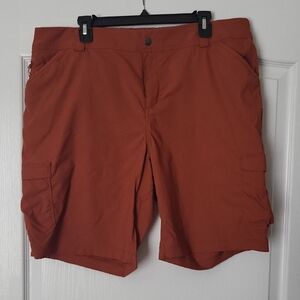 Duluth Trading Co Women's Brick "Dry On The Fly" Cargo Shorts